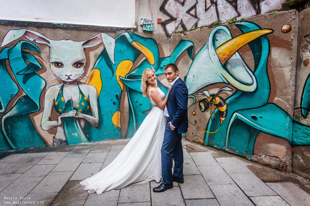 Sesión de fotos lluviosa en Barcelona. Fotógrafo en Barcelona  Maslik Yulia