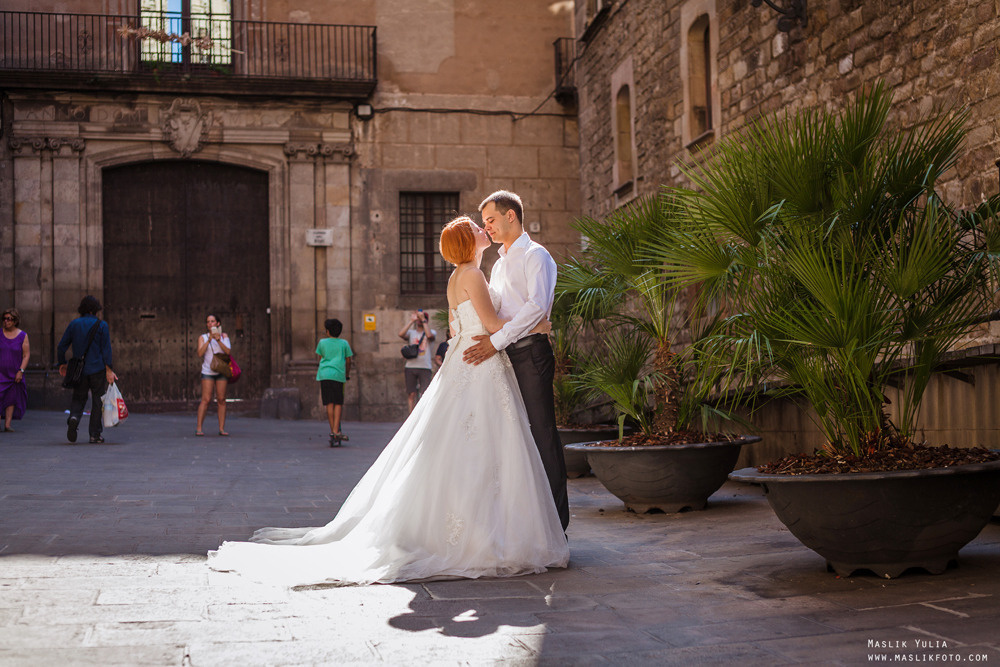 Soleada sesión de fotos en Barcelona. Fotógrafo en Barcelona  Maslik Yulia
