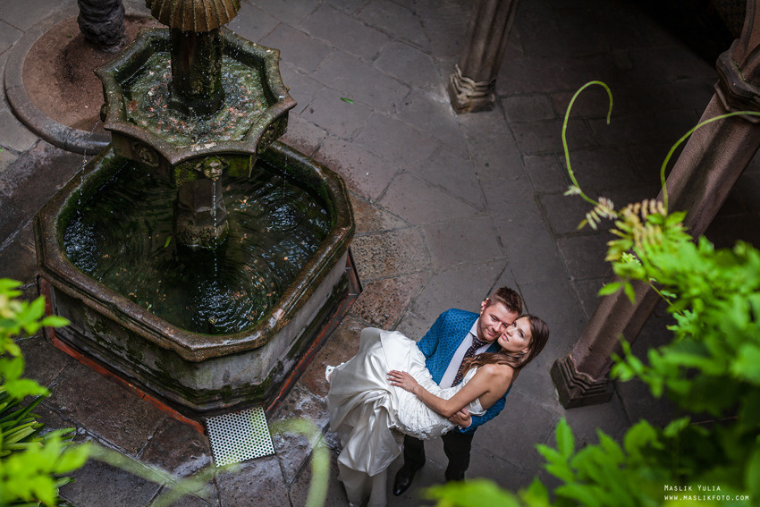 Sesión de fotos de boda en Barcelona en el Parque Laberinto. Fotógrafo en Barcelona  Maslik Yulia