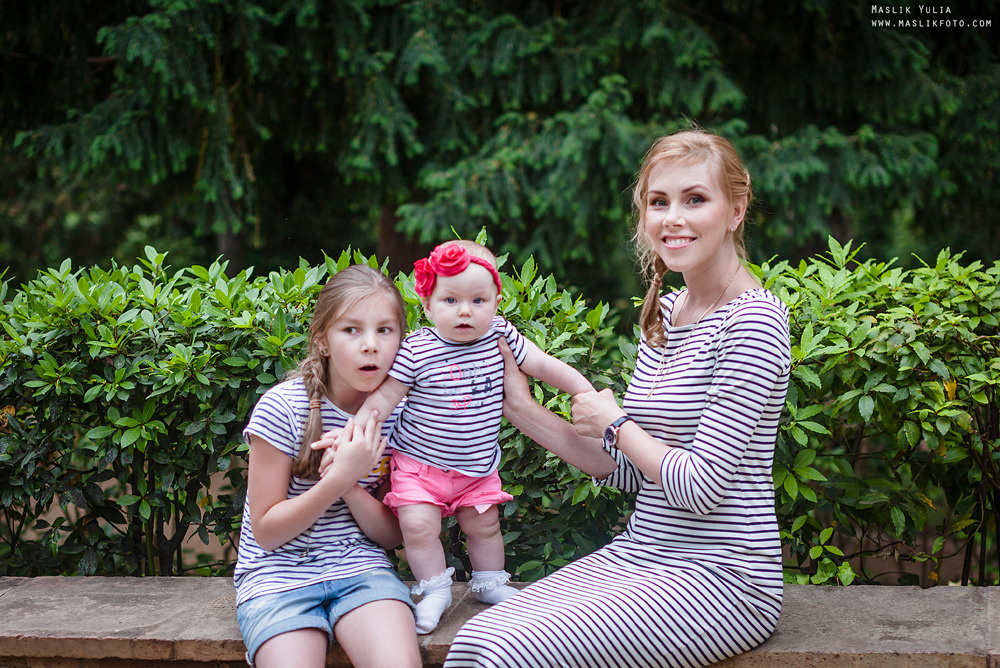 Семейная фотосессия в Барселоне в  парке Лабиринт. Фотограф в Барселоне Испании Маслик Юлия