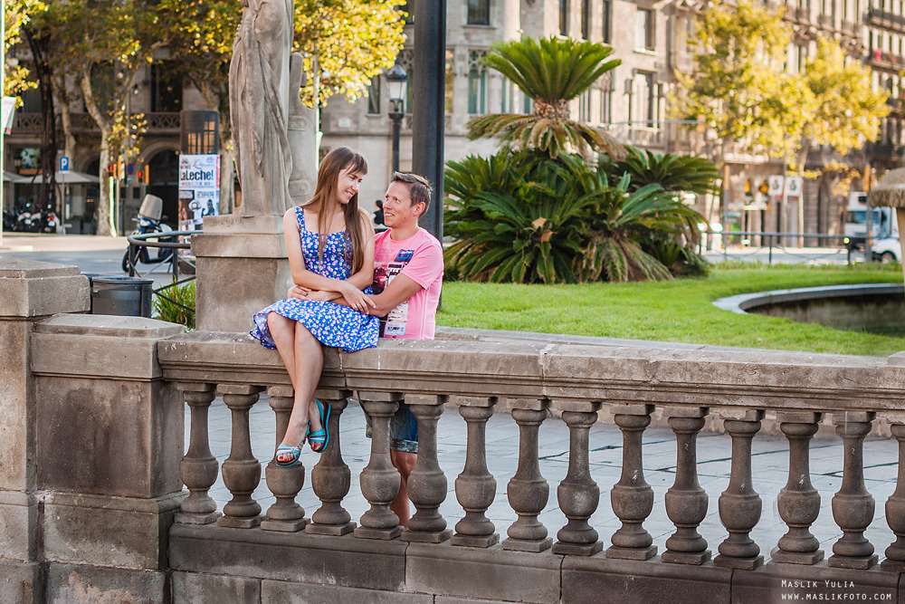 Barcelona morning walk. Photographer in Barcelona Spain Maslik Yulia