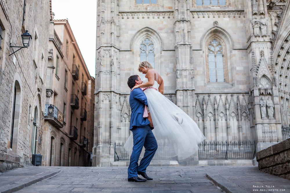 Unique photo shoot in Barcelona. Photographer in Barcelona Spain Maslik Yulia