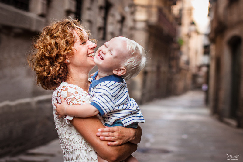 Sesión de fotos familiares en Barcelona. Fotógrafo en Barcelona  Maslik Yulia