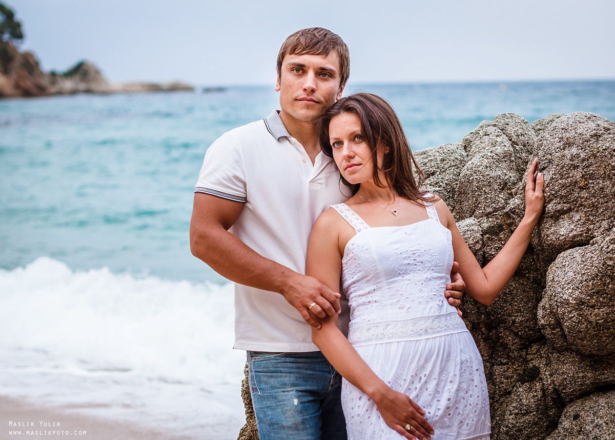 Sesión de fotos de mar en Tossa de Mar. Fotógrafo en Barcelona  Maslik Yulia