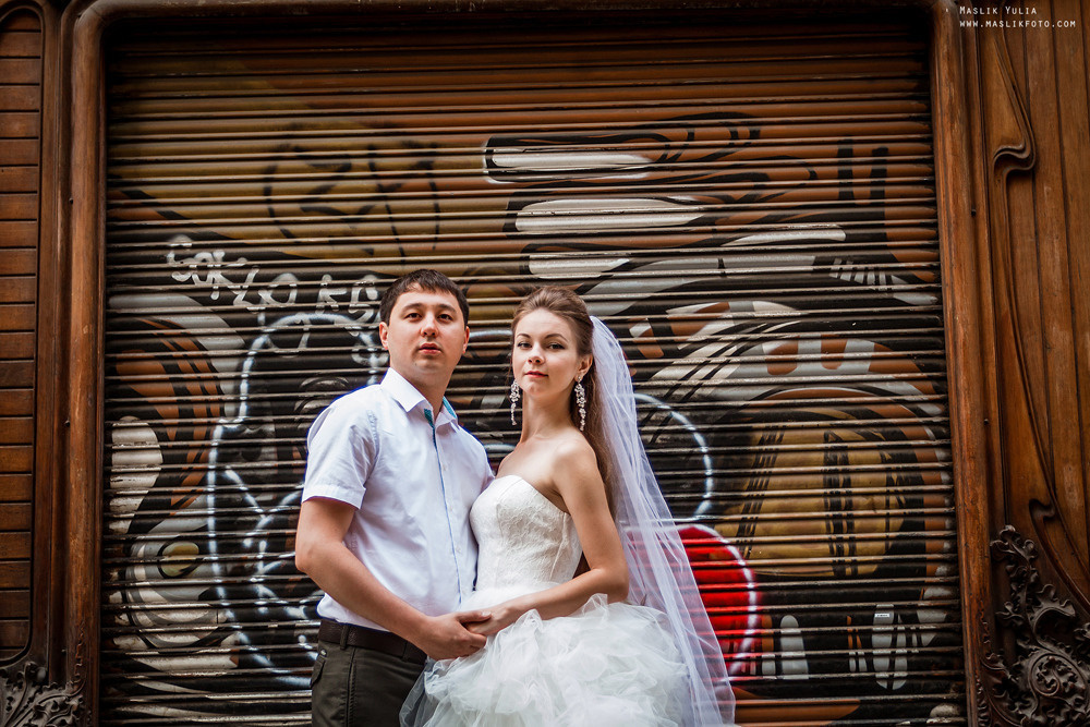 Sesión de fotos de boda en el puerto de Barcelona. Fotógrafo en Barcelona  Maslik Yulia