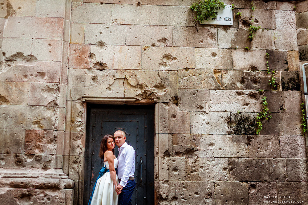 Elegante paseo fotográfico de boda. Fotógrafo en Barcelona  Maslik Yulia