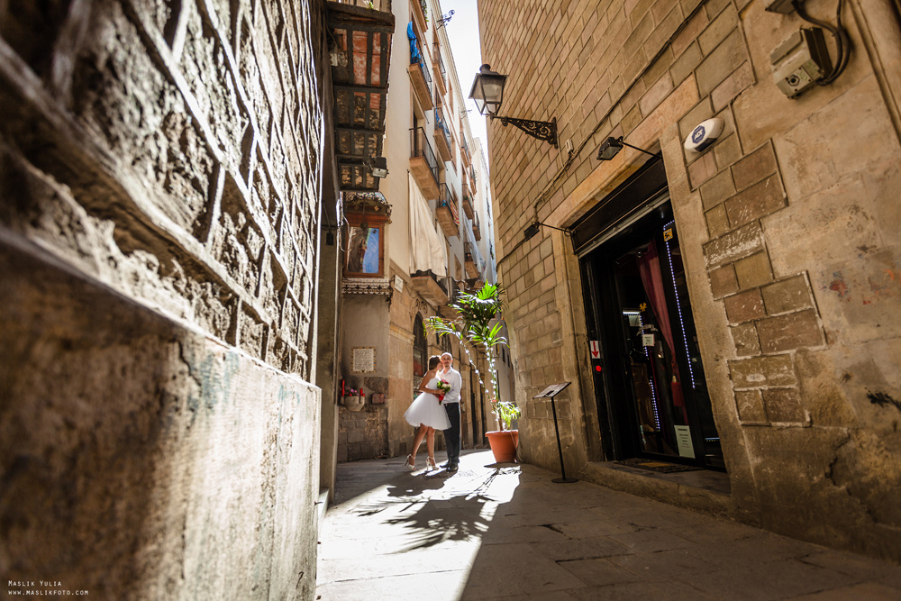 Luna de miel en barcelona. Fotógrafo en Barcelona  Maslik Yulia