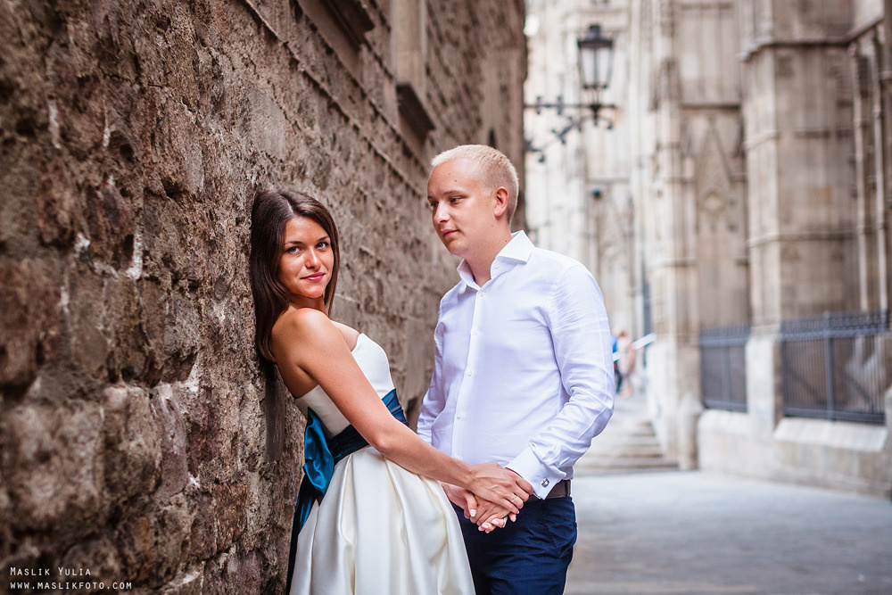 Elegante paseo fotográfico de boda. Fotógrafo en Barcelona  Maslik Yulia