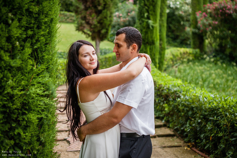 Sesión de fotos de boda en el Parque Laberinto de Barcelona. Fotógrafo en Barcelona  Maslik Yulia