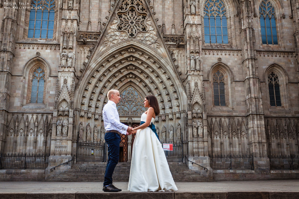 Elegante paseo fotográfico de boda. Fotógrafo en Barcelona  Maslik Yulia