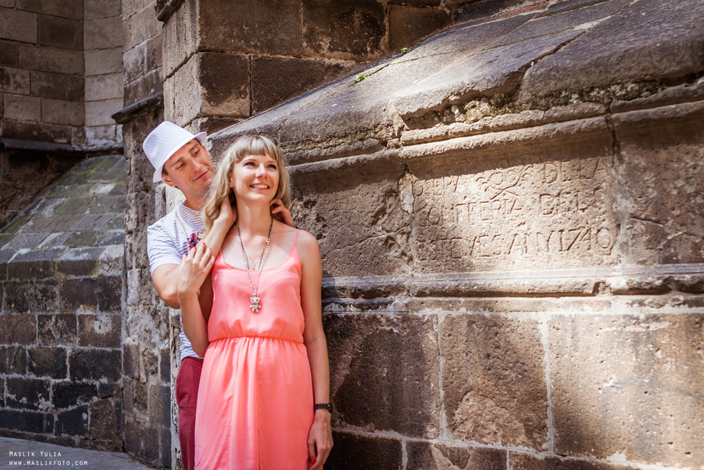 Colorful photo shoot in Barcelona. Photographer in Barcelona Spain Maslik Yulia