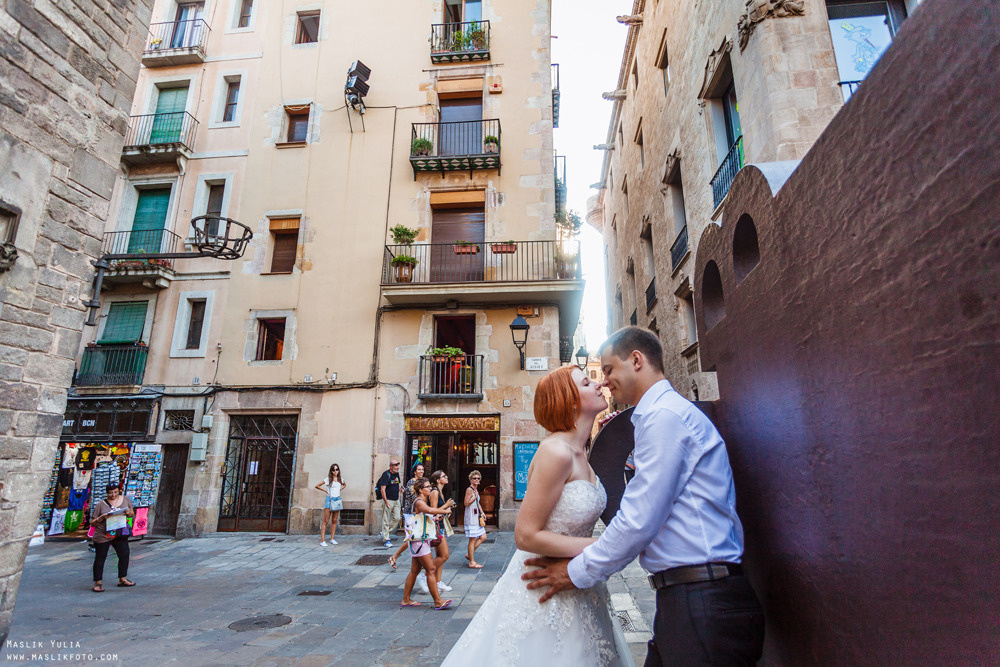Soleada sesión de fotos en Barcelona. Fotógrafo en Barcelona  Maslik Yulia