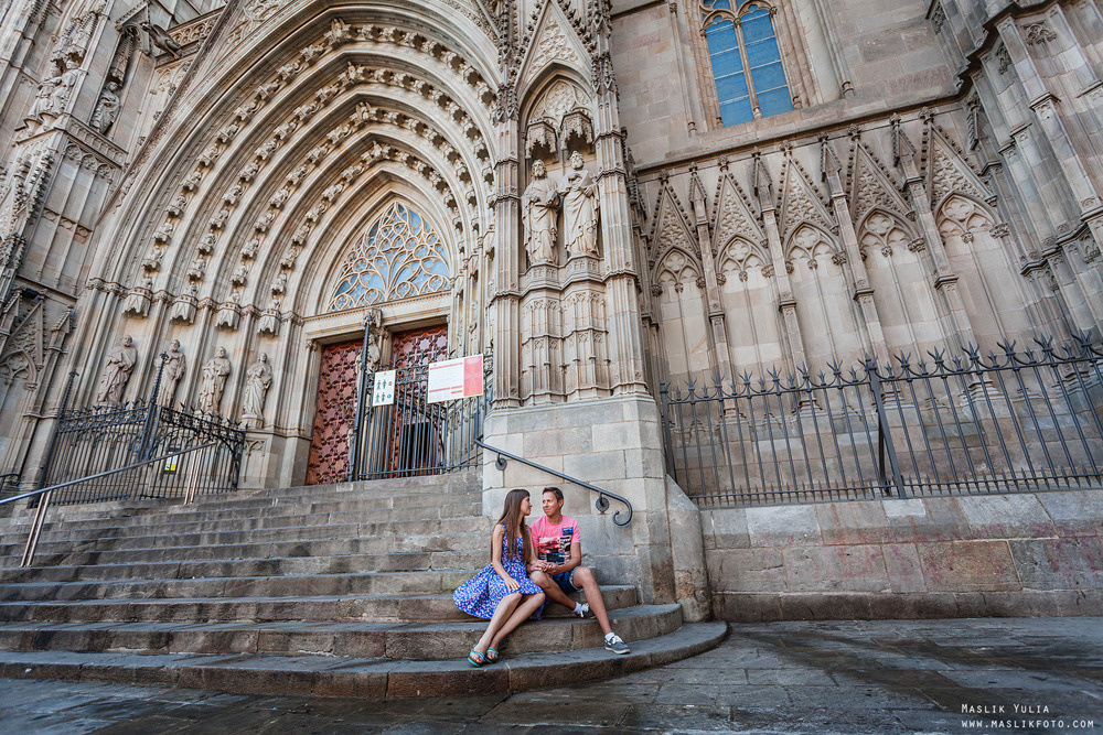 Barcelona morning walk. Photographer in Barcelona Spain Maslik Yulia