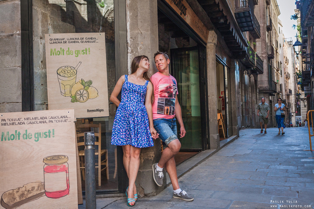 Barcelona morning walk. Photographer in Barcelona Spain Maslik Yulia