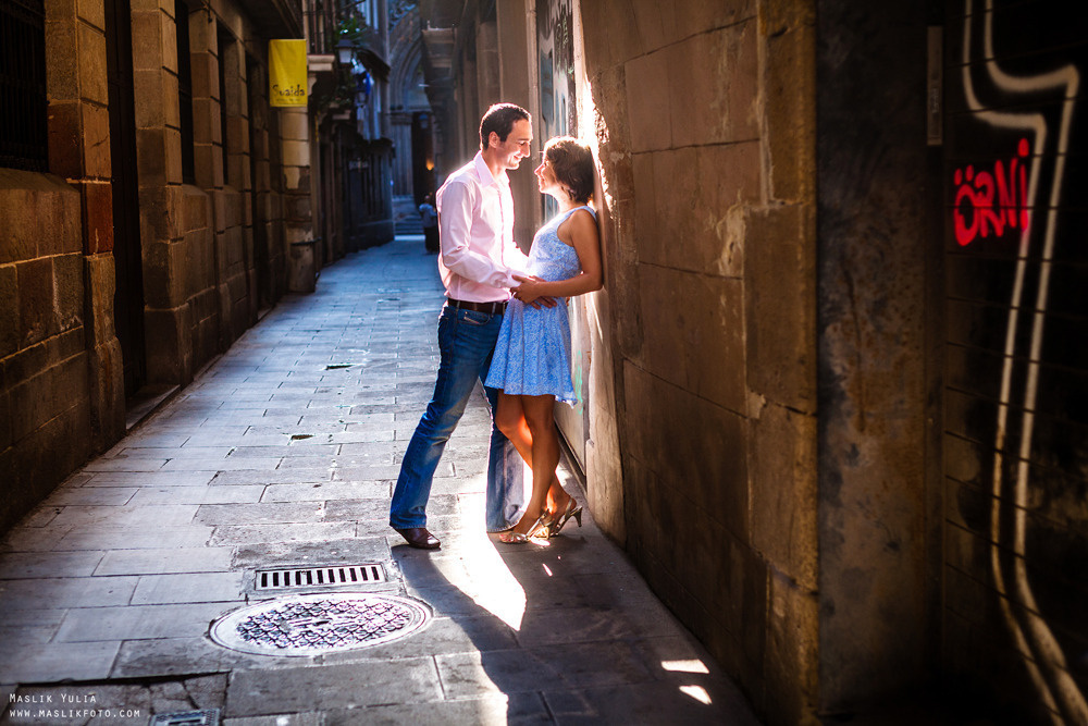 Sesión de fotos por la mañana en Barcelona. Fotógrafo en Barcelona  Maslik Yulia