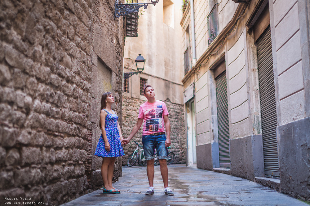 Barcelona morning walk. Photographer in Barcelona Spain Maslik Yulia