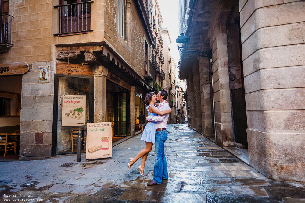 Sesión de fotos por la mañana en Barcelona. Fotógrafo en Barcelona  Maslik Yulia