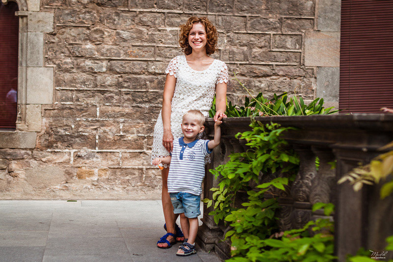 Sesión de fotos familiares en Barcelona. Fotógrafo en Barcelona  Maslik Yulia