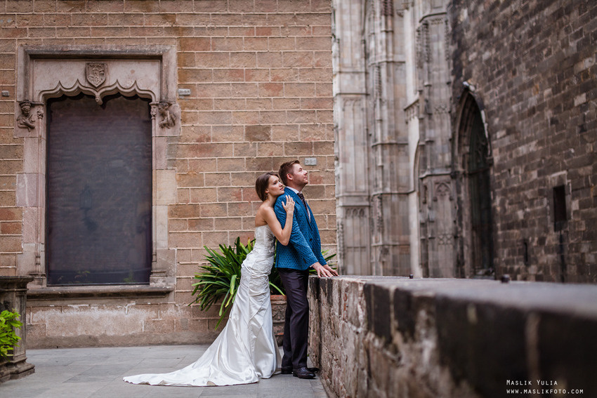 Sesión de fotos de boda en Barcelona en el Parque Laberinto. Fotógrafo en Barcelona  Maslik Yulia