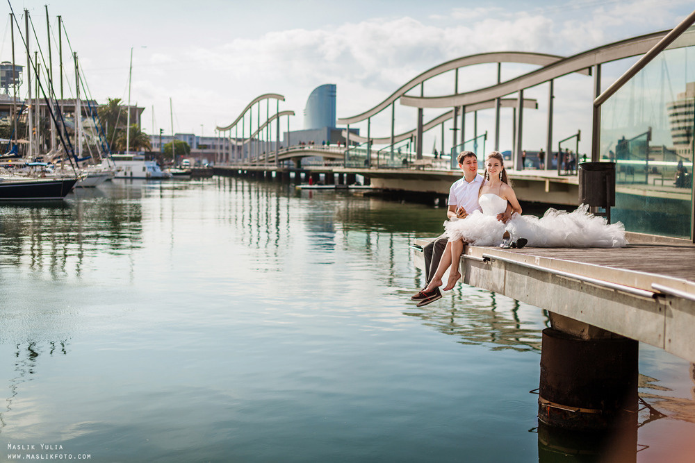 Sesión de fotos de boda en el puerto de Barcelona. Fotógrafo en Barcelona  Maslik Yulia
