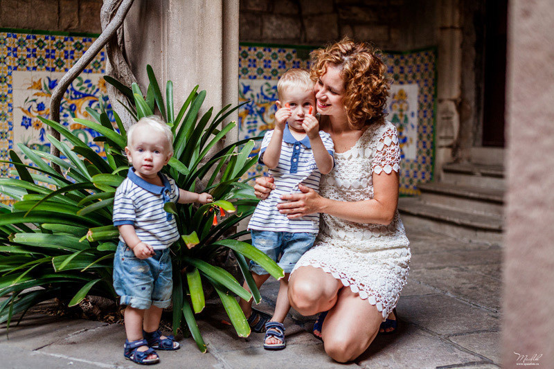 Sesión de fotos familiares en Barcelona. Fotógrafo en Barcelona  Maslik Yulia