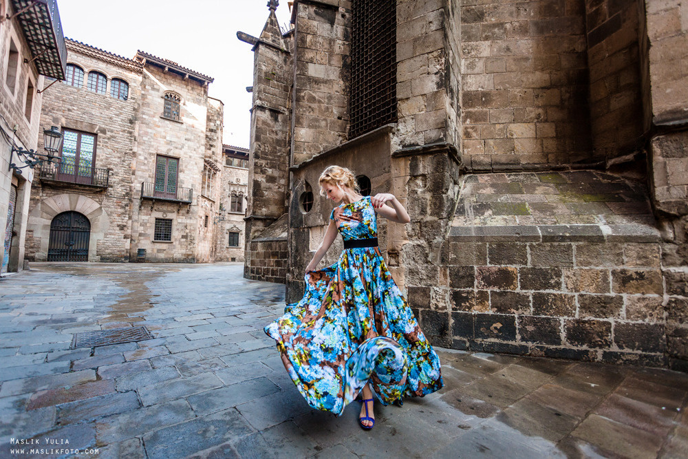 Sesión de fotos familiares en un viaje a Barcelona. Fotógrafo en Barcelona  Maslik Yulia
