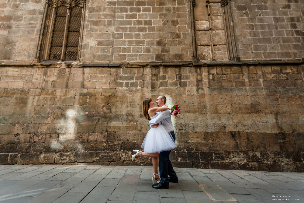 Luna de miel en barcelona. Fotógrafo en Barcelona  Maslik Yulia