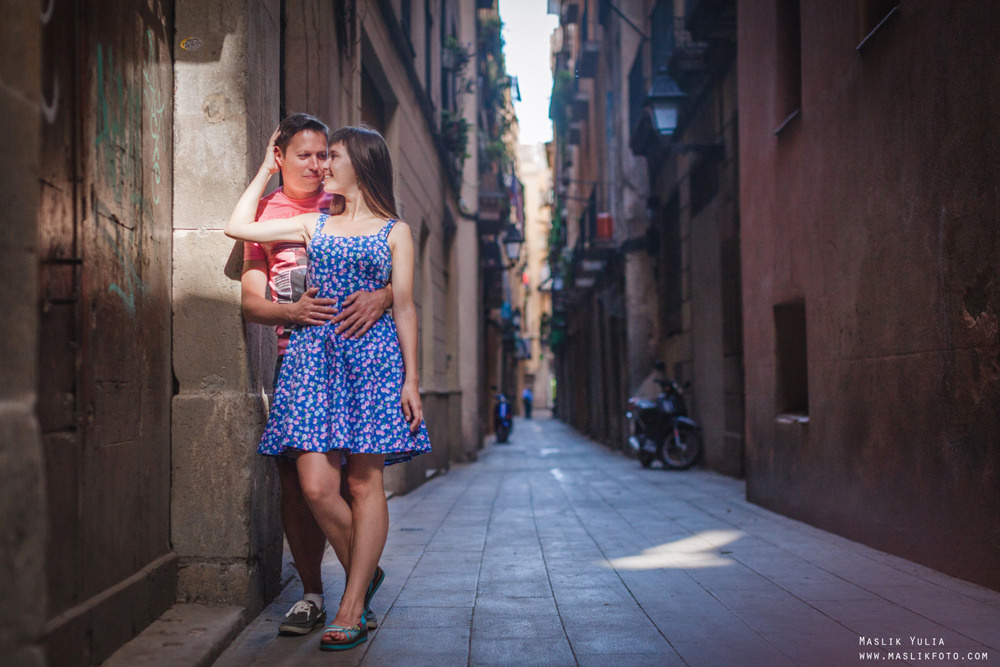 Barcelona morning walk. Photographer in Barcelona Spain Maslik Yulia
