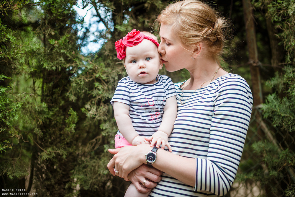 Семейная фотосессия в Барселоне в  парке Лабиринт. Фотограф в Барселоне Испании Маслик Юлия