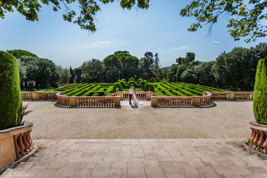 Sesión de fotos de boda en Barcelona en el Parque Laberinto. Fotógrafo en Barcelona  Maslik Yulia