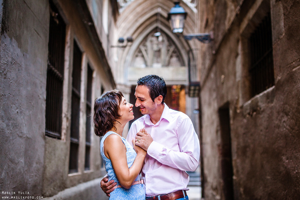 Sesión de fotos por la mañana en Barcelona. Fotógrafo en Barcelona  Maslik Yulia