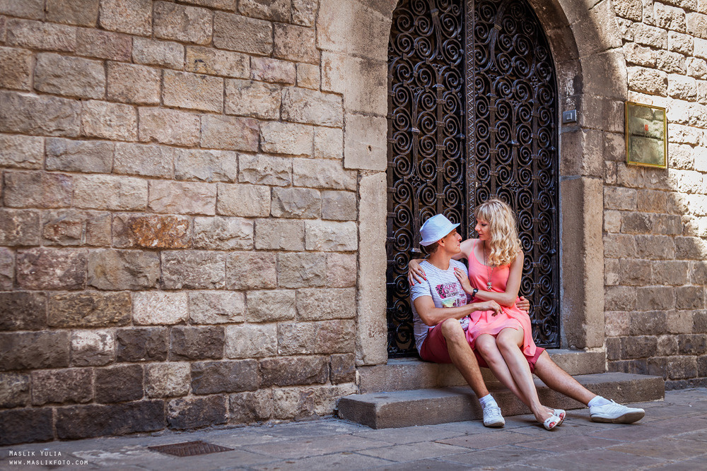 Colorful photo shoot in Barcelona. Photographer in Barcelona Spain Maslik Yulia