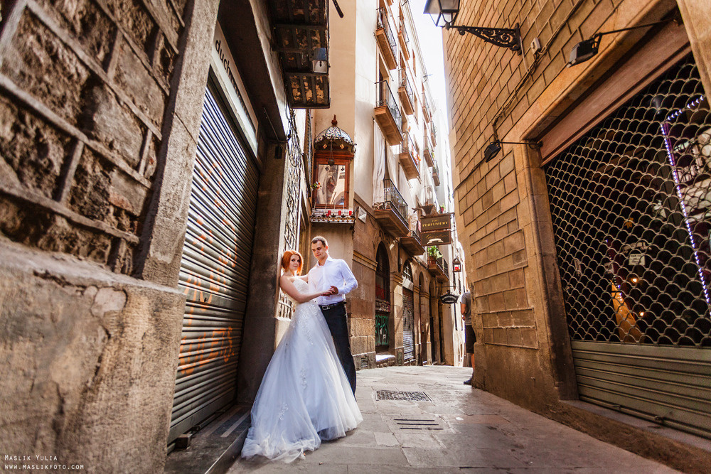 Soleada sesión de fotos en Barcelona. Fotógrafo en Barcelona  Maslik Yulia