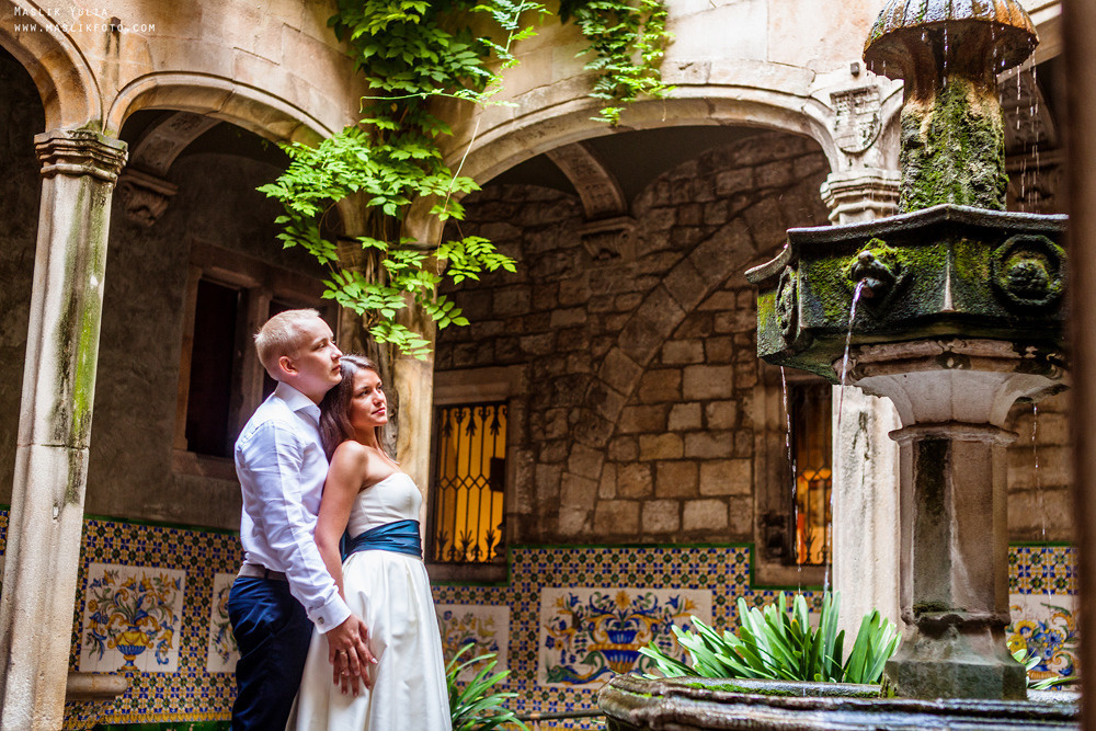 Elegante paseo fotográfico de boda. Fotógrafo en Barcelona  Maslik Yulia