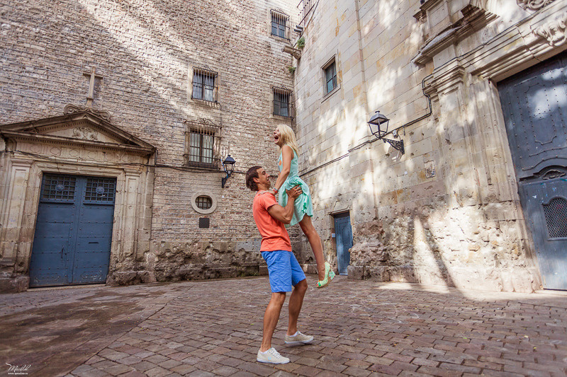Perky sesión de fotos familiares en Barcelona. Fotógrafo en Barcelona  Maslik Yulia