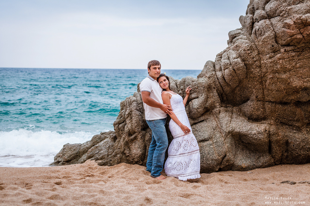 Sesión de fotos de mar en Tossa de Mar. Fotógrafo en Barcelona  Maslik Yulia
