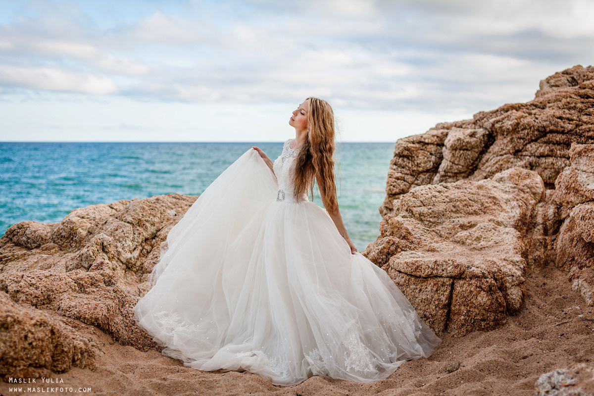 Wedding photo session on the Costa Brava, Spain. Photographer in Barcelona Spain Maslik Yulia