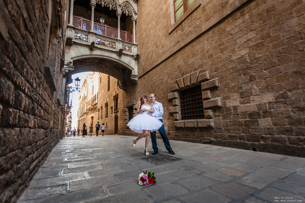 Luna de miel en barcelona. Fotógrafo en Barcelona  Maslik Yulia