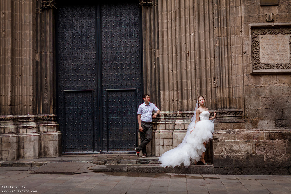 Sesión de fotos de boda en el puerto de Barcelona. Fotógrafo en Barcelona  Maslik Yulia