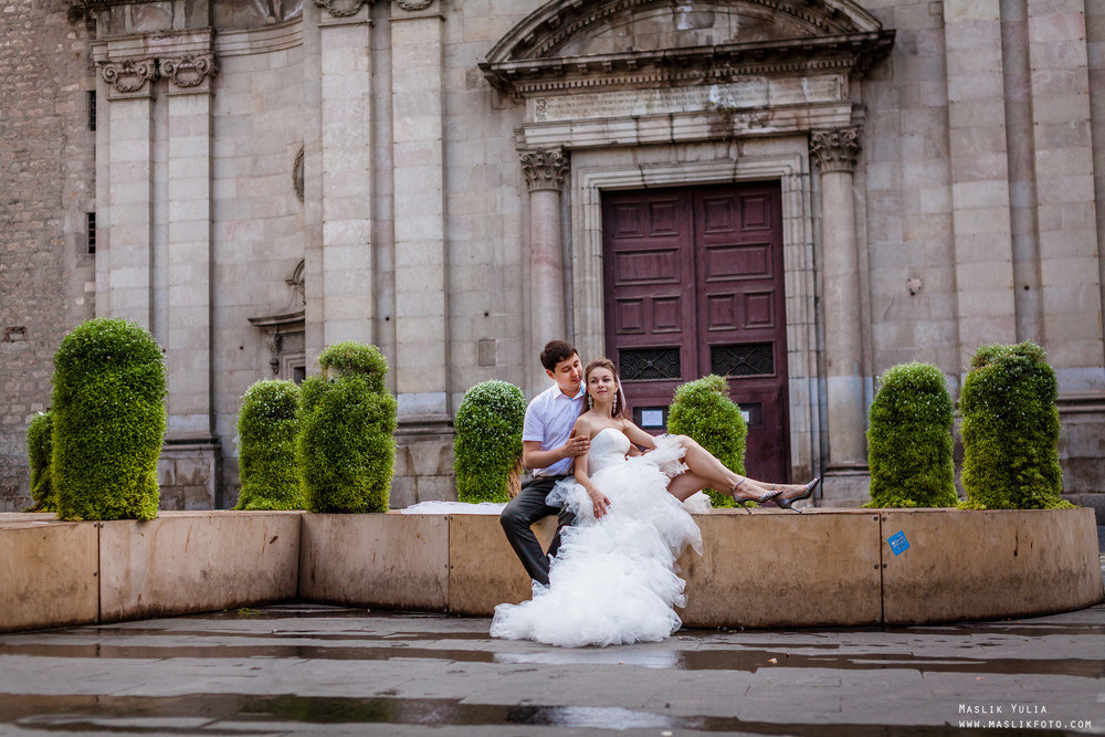 Sesión de fotos de boda en el puerto de Barcelona. Fotógrafo en Barcelona  Maslik Yulia
