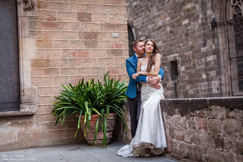 Sesión de fotos de boda en Barcelona en el Parque Laberinto. Fotógrafo en Barcelona  Maslik Yulia