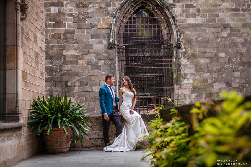 Sesión de fotos de boda en Barcelona en el Parque Laberinto. Fotógrafo en Barcelona  Maslik Yulia