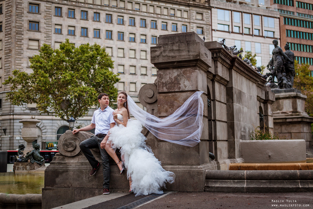 Sesión de fotos de boda en el puerto de Barcelona. Fotógrafo en Barcelona  Maslik Yulia
