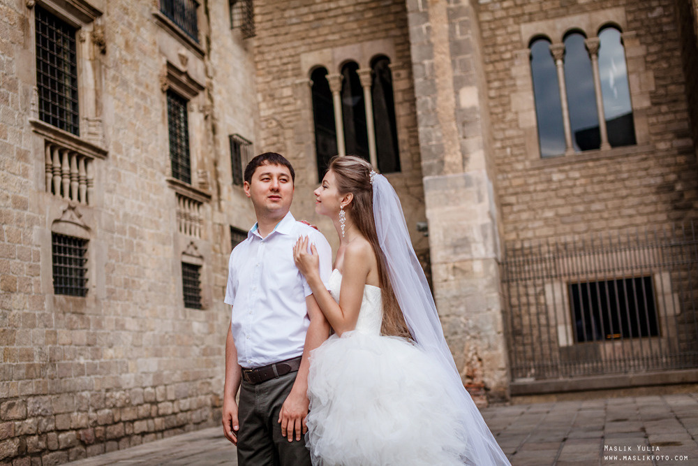 Sesión de fotos de boda en el puerto de Barcelona. Fotógrafo en Barcelona  Maslik Yulia
