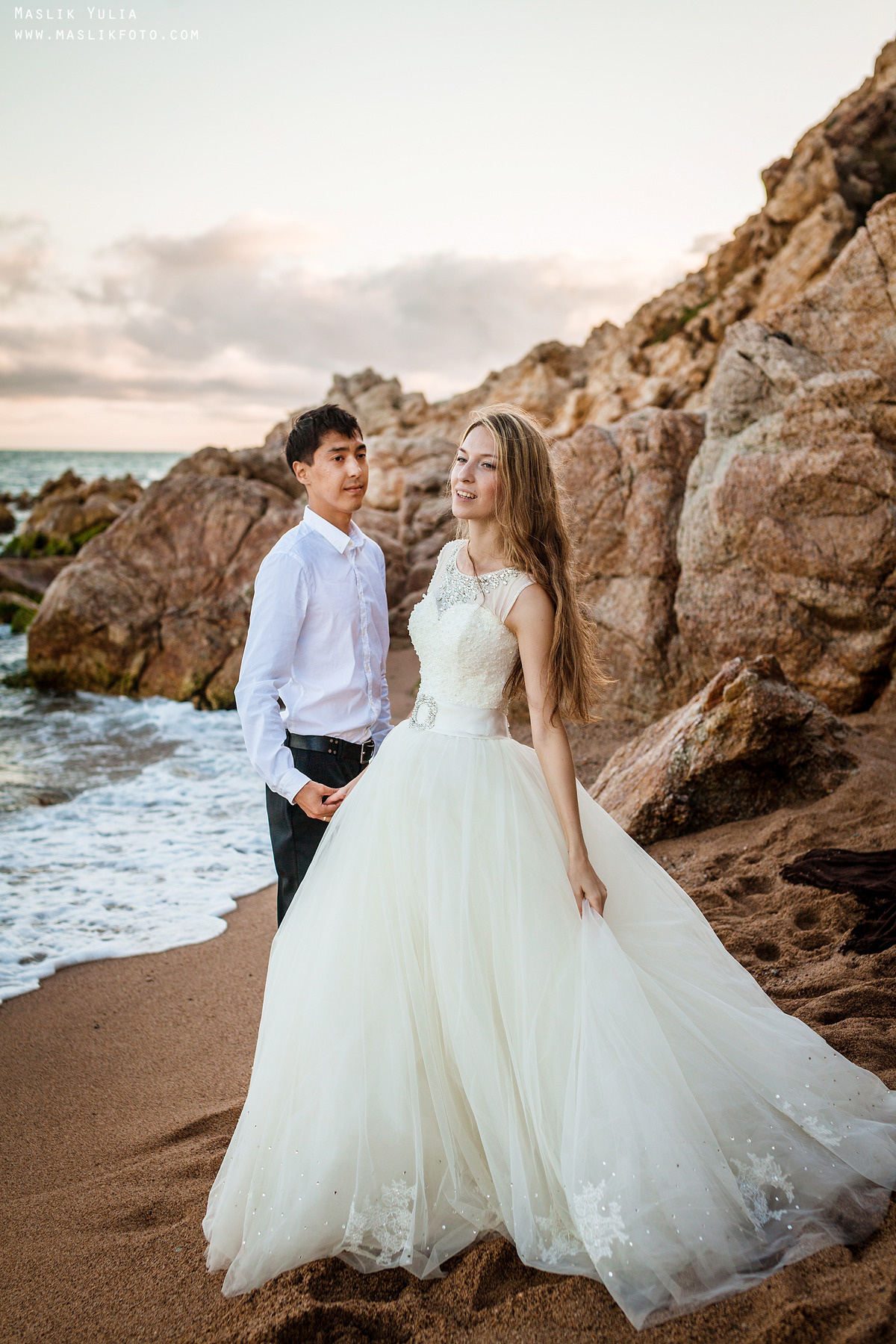 Wedding photo session on the Costa Brava, Spain. Photographer in Barcelona Spain Maslik Yulia