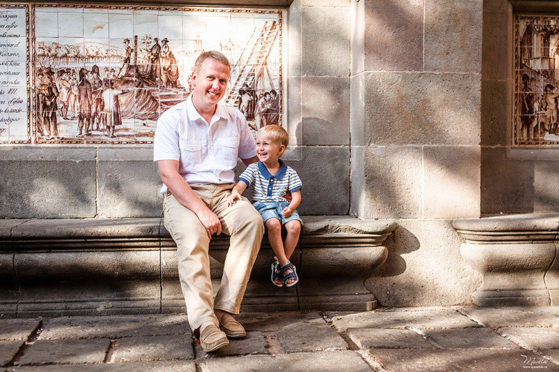 Sesión de fotos familiares en Barcelona. Fotógrafo en Barcelona  Maslik Yulia
