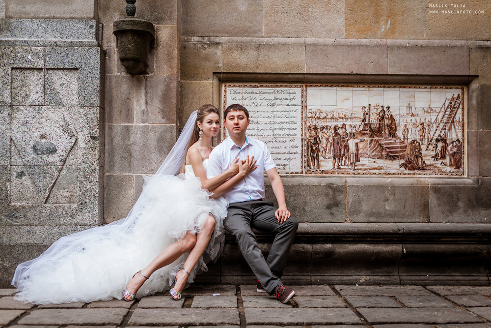 Sesión de fotos de boda en el puerto de Barcelona. Fotógrafo en Barcelona  Maslik Yulia
