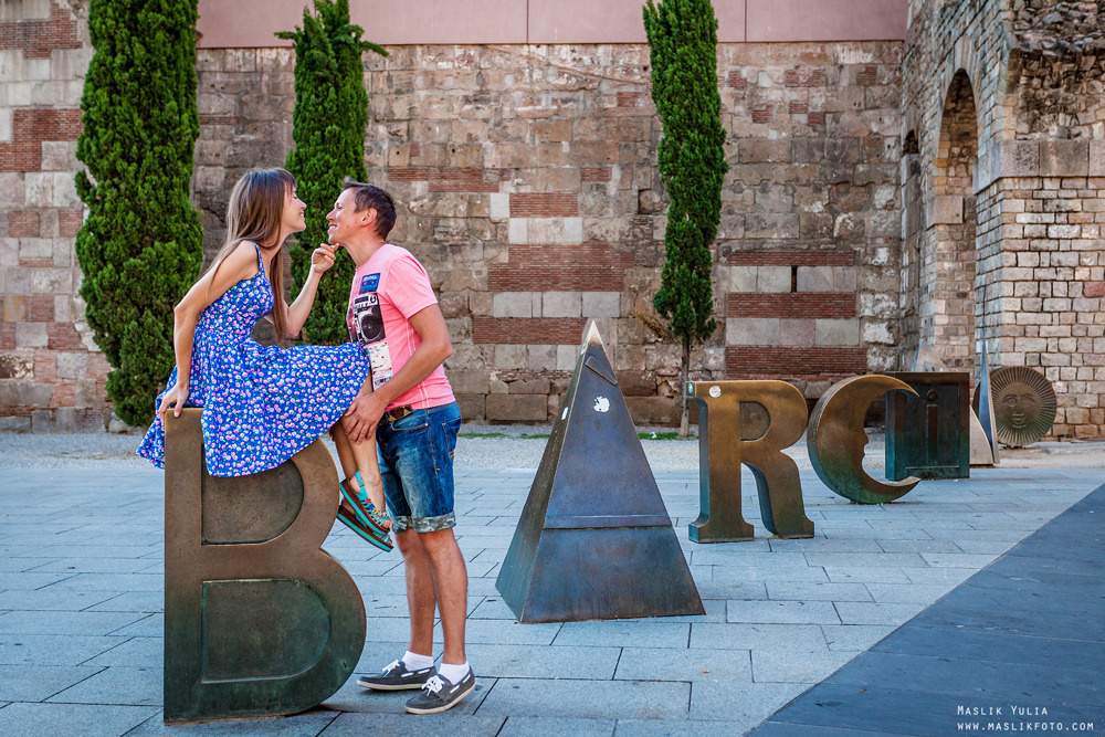 Barcelona morning walk. Photographer in Barcelona Spain Maslik Yulia