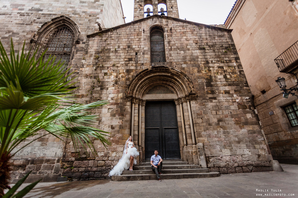 Sesión de fotos de boda en el puerto de Barcelona. Fotógrafo en Barcelona  Maslik Yulia