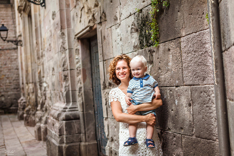 Sesión de fotos familiares en Barcelona. Fotógrafo en Barcelona  Maslik Yulia